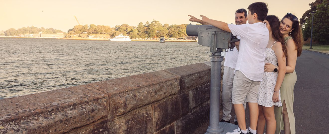fun family photos in sydney opera house