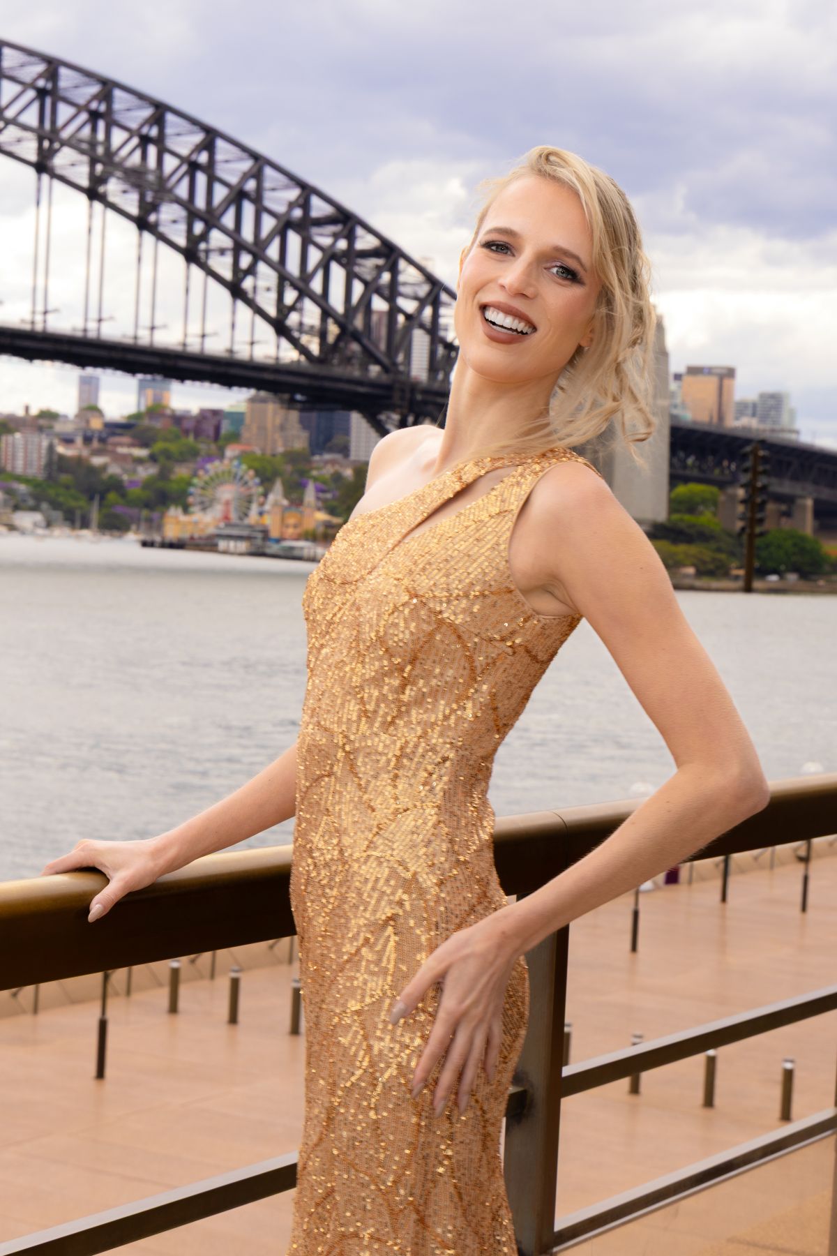 Beautiful portraits in sydney's opera house with harbour bridge views